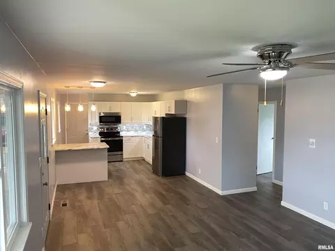 21 Arline Dr, Centralia, IL 62801 photo 4
