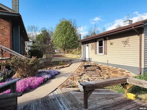 322 E Poplar St, Cobden, IL 62920 photo 13