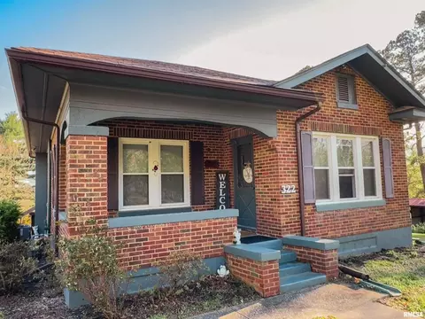 322 E Poplar St, Cobden, IL 62920 photo 5