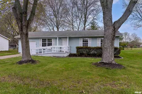 604 Valmar Dr, Marion, IL 62959