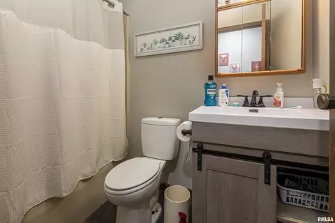 604 Valmar Dr, Marion, IL 62959 photo 12