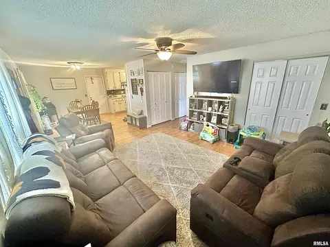 1629 Saunders Ave, Carmi, IL 62821 photo 7
