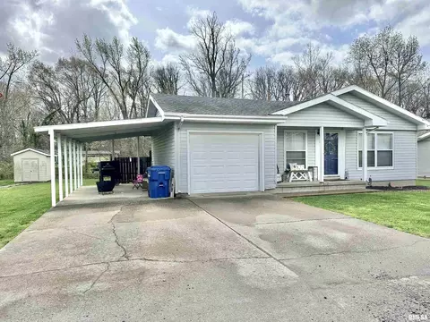 1629 Saunders Ave, Carmi, IL 62821 photo 2