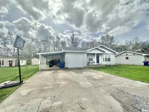 1629 Saunders Ave, Carmi, IL 62821 photo 3