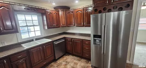 210 Springfield Ave, Anna, IL 62906 photo 9