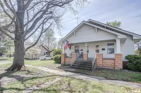 313 W 3rd St, Centralia, IL 62801 photo 2
