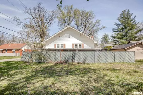 313 W 3rd St, Centralia, IL 62801 photo 8