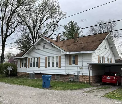 313 W 3rd St, Centralia, IL 62801 photo 4