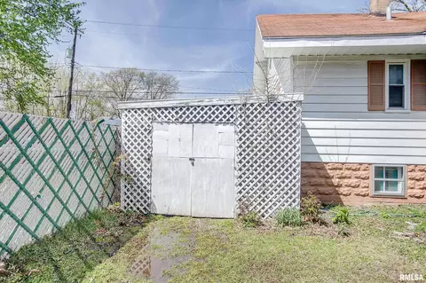 313 W 3rd St, Centralia, IL 62801 photo 6