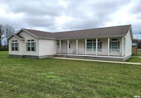 4911 Chana Rd, Walnut Hill, IL 62893