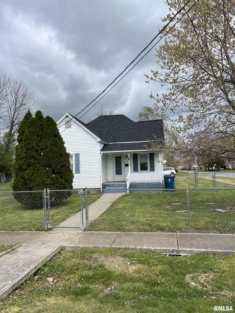 401 W Sylvester Ave, Christopher, IL 62822 photo 2