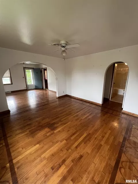 401 W Sylvester Ave, Christopher, IL 62822 photo 7