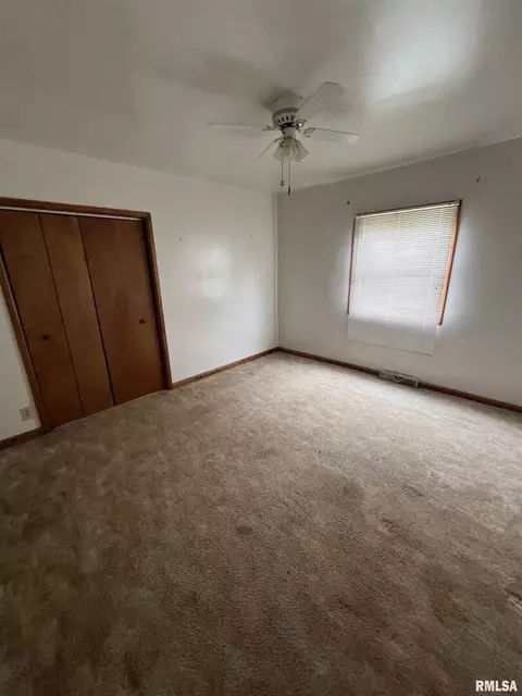 401 W Sylvester Ave, Christopher, IL 62822 photo 12