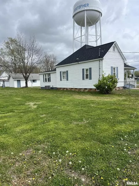 401 W Sylvester Ave, Christopher, IL 62822 photo 4