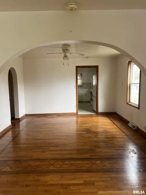 401 W Sylvester Ave, Christopher, IL 62822 photo 6