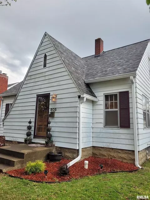 805 E Oakland Ave, Mount Vernon, IL 62864