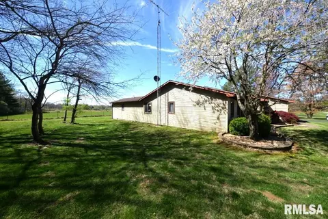 15667 E Windsong Rd, Mount Vernon, IL 62864 photo 4