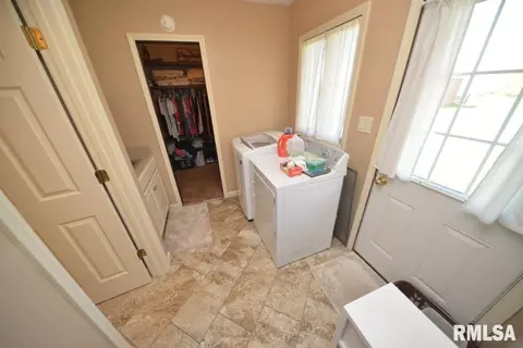 15667 E Windsong Rd, Mount Vernon, IL 62864 photo 38