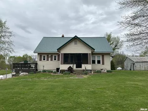 8710 E Allen Rd, Iuka, IL 62849