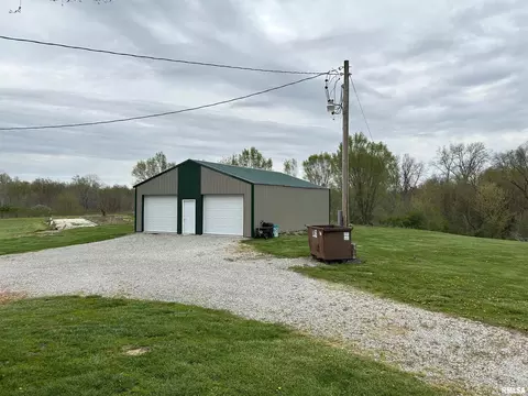 8710 E Allen Rd, Iuka, IL 62849 photo 10