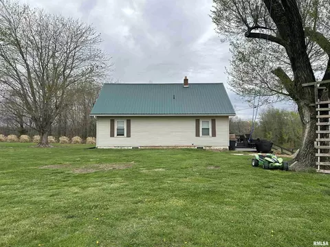 8710 E Allen Rd, Iuka, IL 62849 photo 5