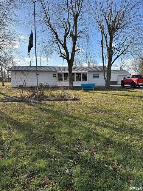 4122 Parakeet Rd, Tamaroa, IL 62888