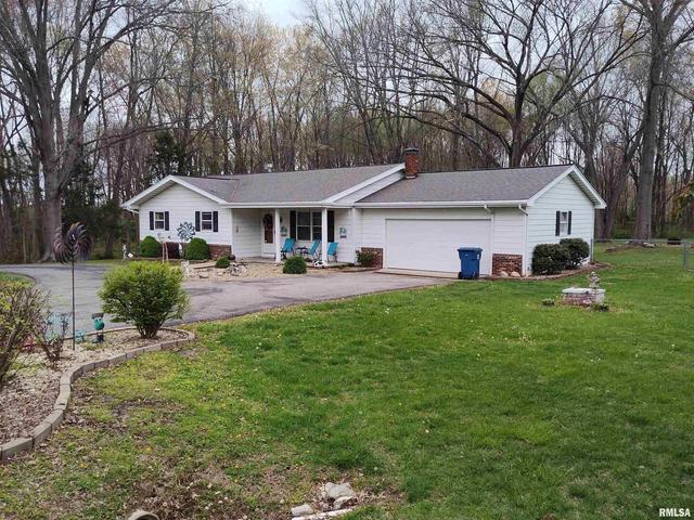 206 W Willow Ln, Mcleansboro, IL 62859