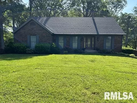 18326 N Stratford Ln, Mount Vernon, IL 62864