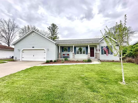 528 Briarwood, Centralia, IL 62801