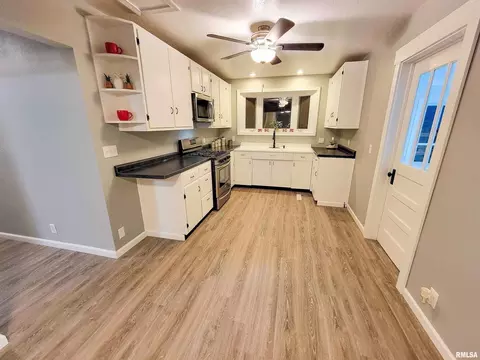 427 E 4th St, Flora, IL 62839 photo 21