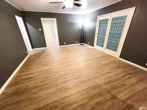 427 E 4th St, Flora, IL 62839 photo 19