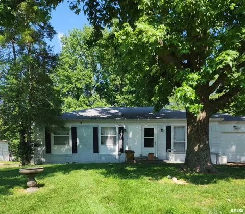 113 N Lark Ln, Carbondale, IL 62901