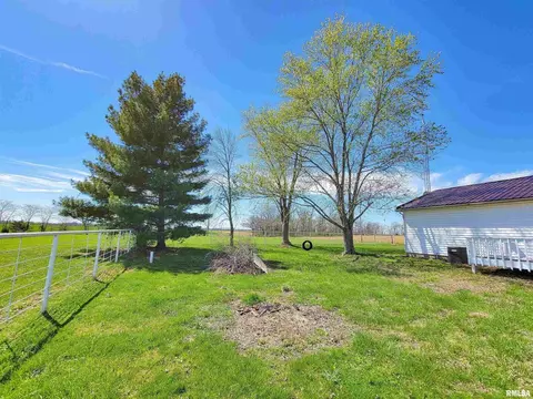 5664 Ginger Rd, Flora, IL 62839 photo 4