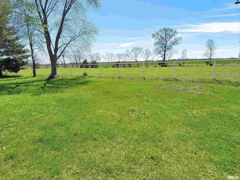 5664 Ginger Rd, Flora, IL 62839 photo 2