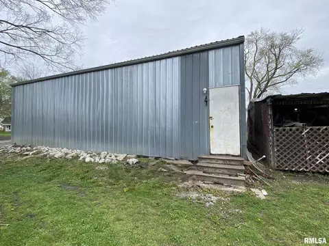 305 S Church St, Christopher, IL 62822 photo 8