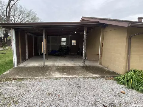 305 S Church St, Christopher, IL 62822 photo 5