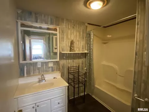 305 S Church St, Christopher, IL 62822 photo 22