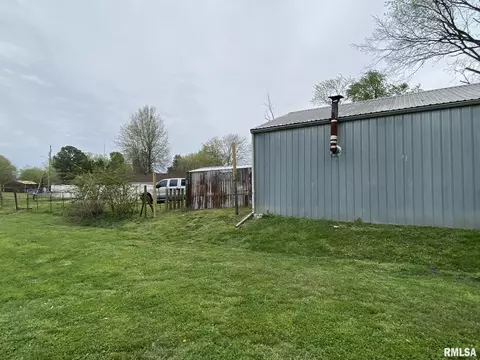 305 S Church St, Christopher, IL 62822 photo 11