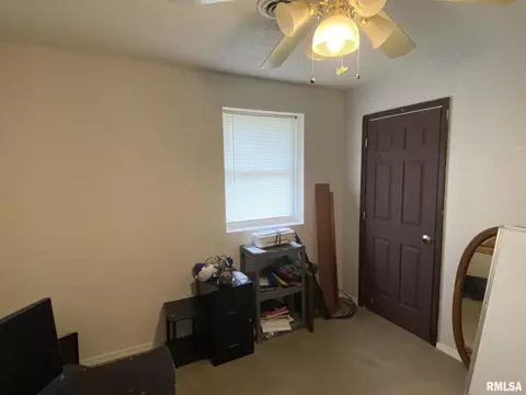 305 S Church St, Christopher, IL 62822 photo 16