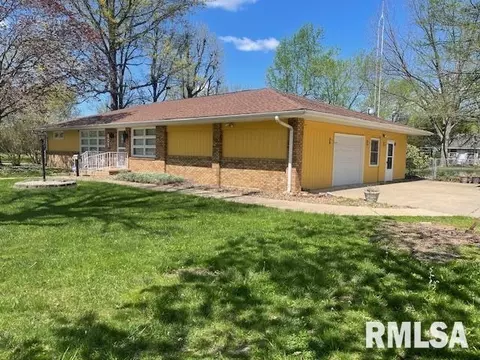 601 E Cleveland St, West Frankfort, IL 62896