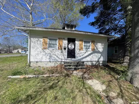 501 N 8th St, Herrin, IL 62948