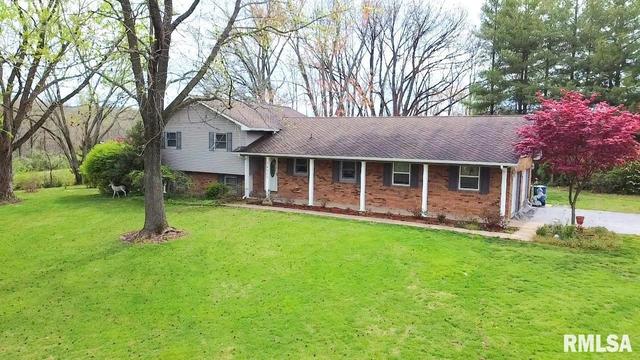 16205 N Hawthorne Dr, Mount Vernon, IL 62864