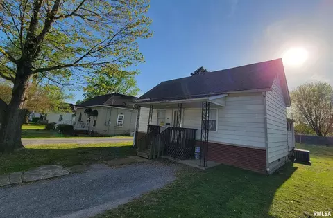 1106 Benton Ave, Johnston City, IL 62951