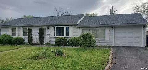 1007 Meadow Hills Dr, Mcleansboro, IL 62859