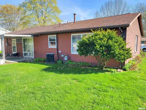 918 W 5th St, Flora, IL 62839 photo 55