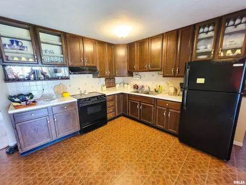 918 W 5th St, Flora, IL 62839 photo 23