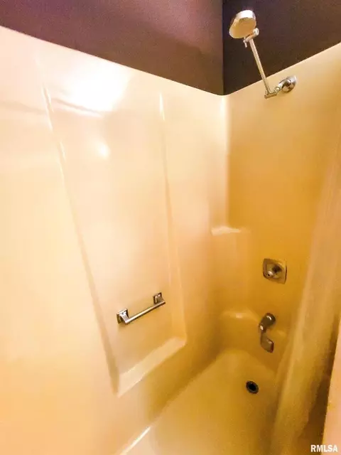 918 W 5th St, Flora, IL 62839 photo 42