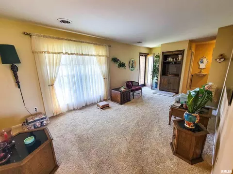 918 W 5th St, Flora, IL 62839 photo 6