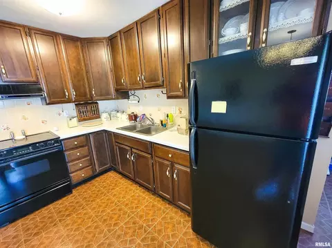 918 W 5th St, Flora, IL 62839 photo 19