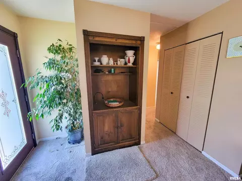 918 W 5th St, Flora, IL 62839 photo 9